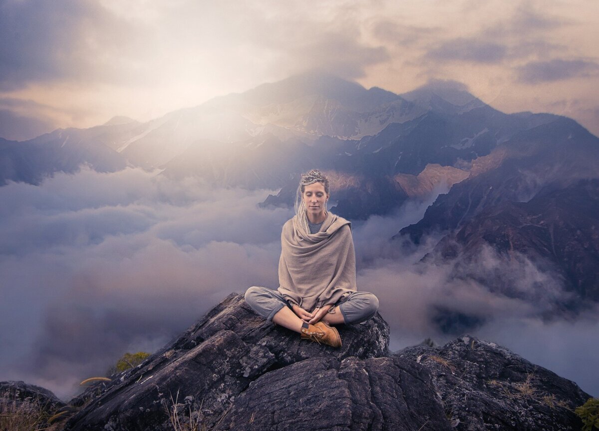 How to Meditate With Essential Oils for Better Relaxation